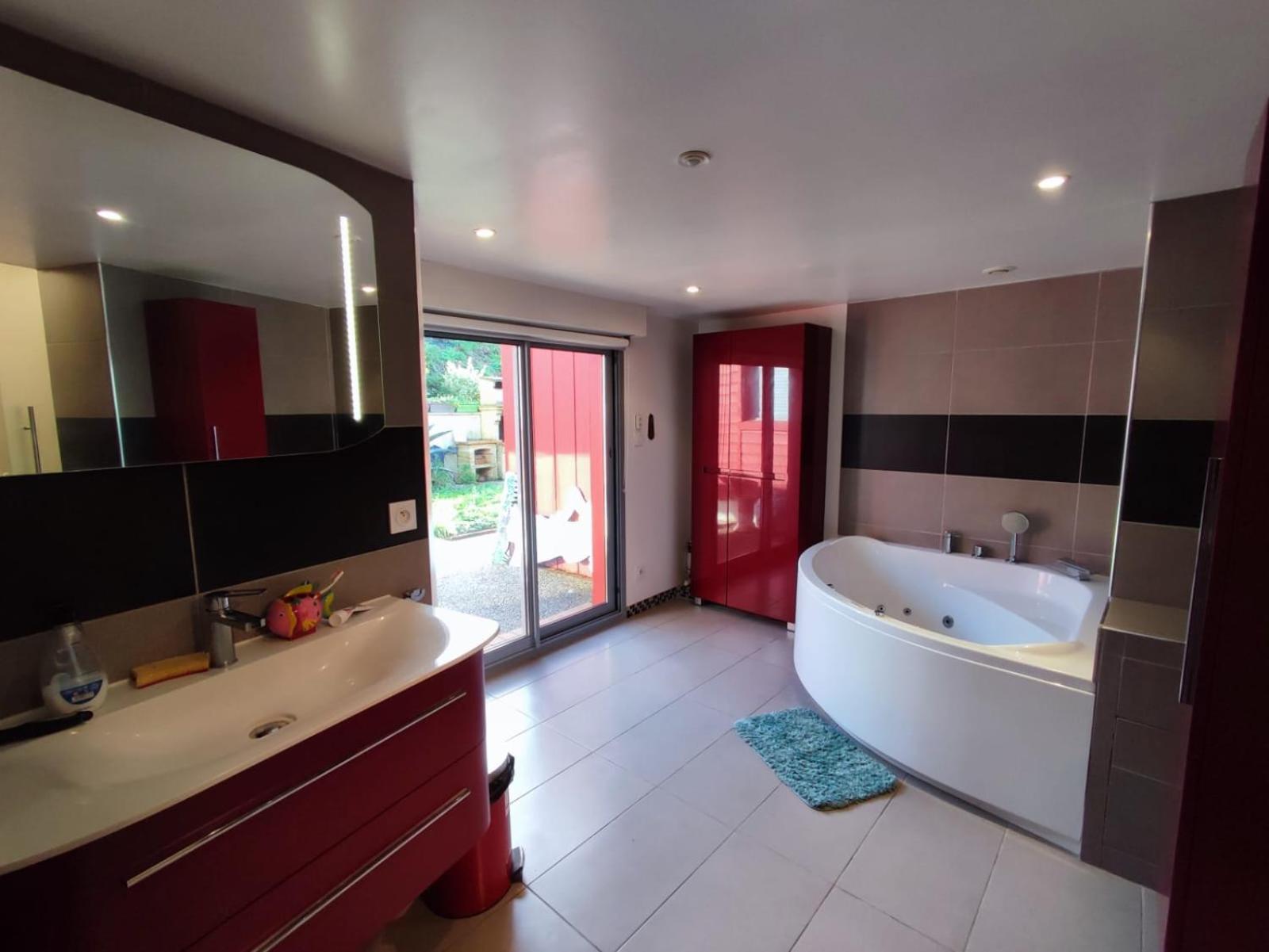 Maison Avec Piscine Et Jardin Proche Mer, La Rochelle Vakantiehuis